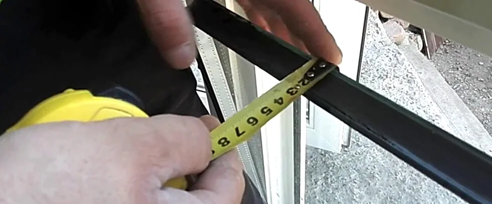 Замена стеклопакета в балконной двери с гарантией