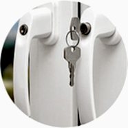 Замки на окна