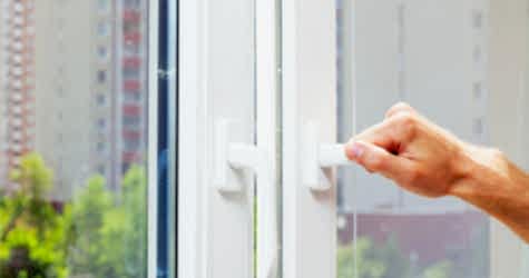 Окно не закрывается