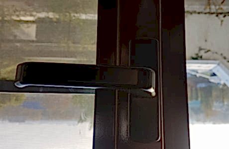 Замена оконной ручки Замена оконной ручки