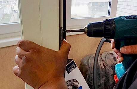 Комплексный ремонт балконной двери и окна Комплексный ремонт балконной двери и окна