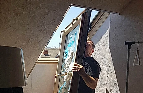 Замена оконного стеклопакета в мансарде Замена оконного стеклопакета в мансарде