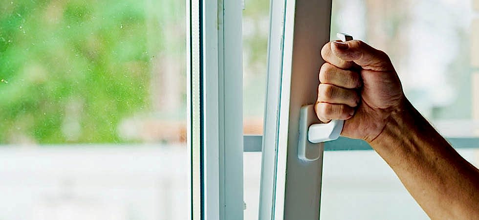 Ремонт и замена ручки окна