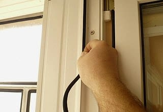 Установка нового уплотнителя