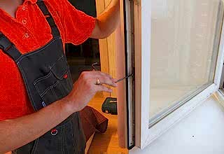 Регулирование прижима створки