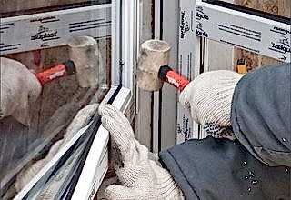 Ремонт брендированных окон