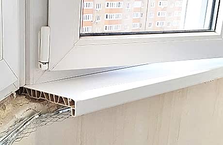 Установка ПВХ подоконника на лоджию Установка ПВХ подоконника на лоджию