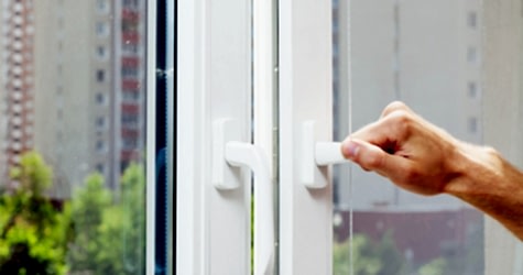 Окно не закрывается