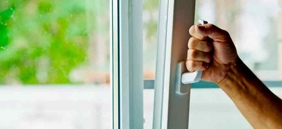 Ремонт и замена ручки окна