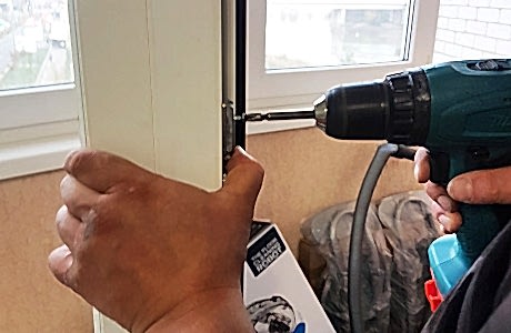 Комплексный ремонт балконной двери и окна Комплексный ремонт балконной двери и окна