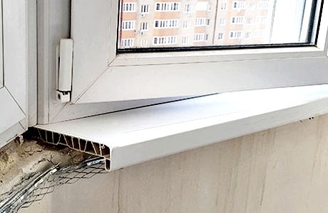 Установка ПВХ подоконника на лоджию Установка ПВХ подоконника на лоджию