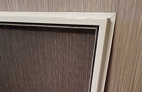 Монтаж произведенной москитной сетки Монтаж произведенной москитной сетки