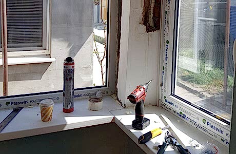 Монтаж откосов на пластиковых окнах Монтаж откосов на пластиковых окнах