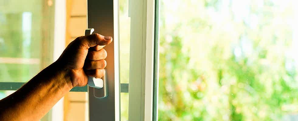 регулировка оконных конструкций