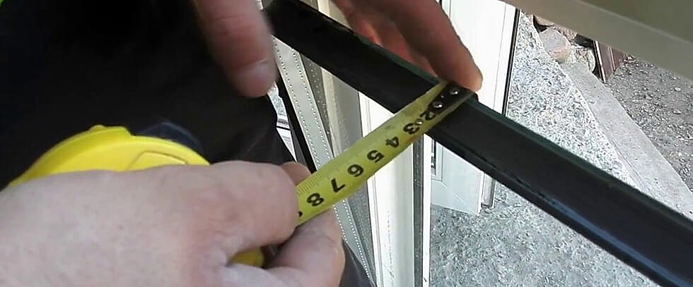 Замена стеклопакета в балконной двери с гарантией