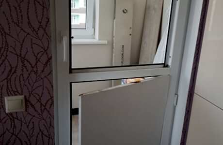 Переделка ПВХ-двери под цельное остекление