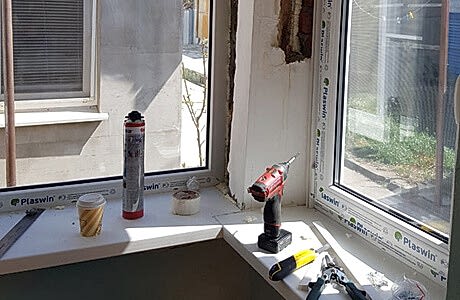 Монтаж откосов на пластиковых окнах