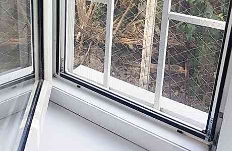 Москитные сетки на окна в частном доме