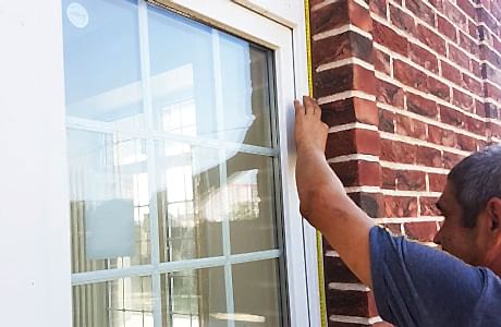 Установка нащельников и герметизация