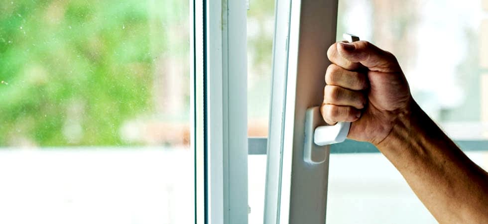 Ремонт и замена ручки окна